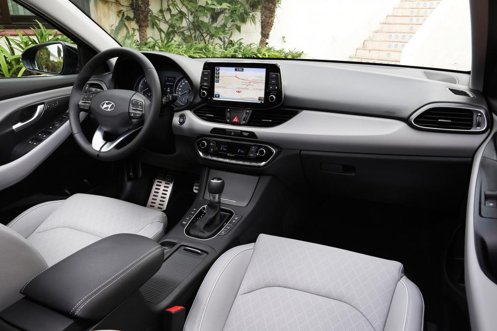 hyundai-i30-car-leasing-interior