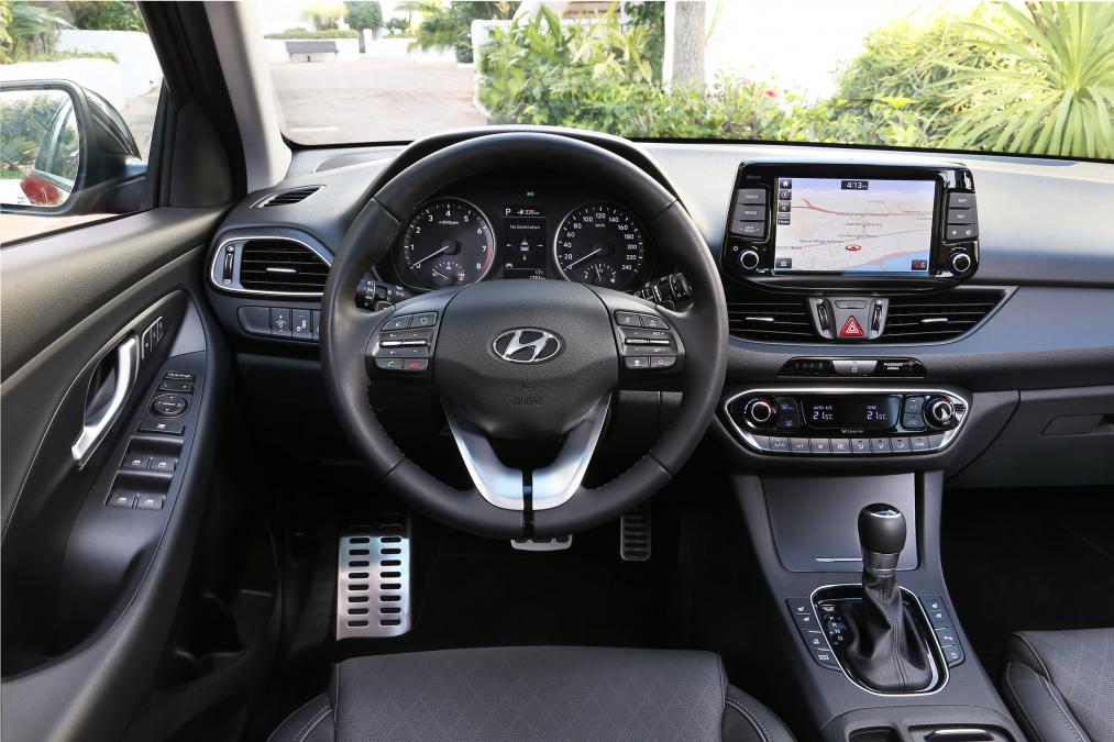 hyundai-i30-car-leasing-interiors