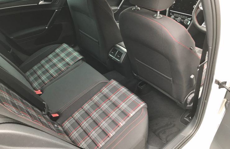 volkswagen-golf-hatchback-2-0-tsi-gti-5dr-dsg-car-leasing-interiors