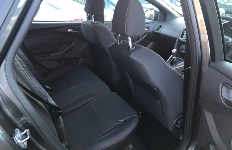 Ford Focus Hatchback 1.0 EcoBoost 140 ST-Line Navigation 5dr Manual Car Leasing Interiors