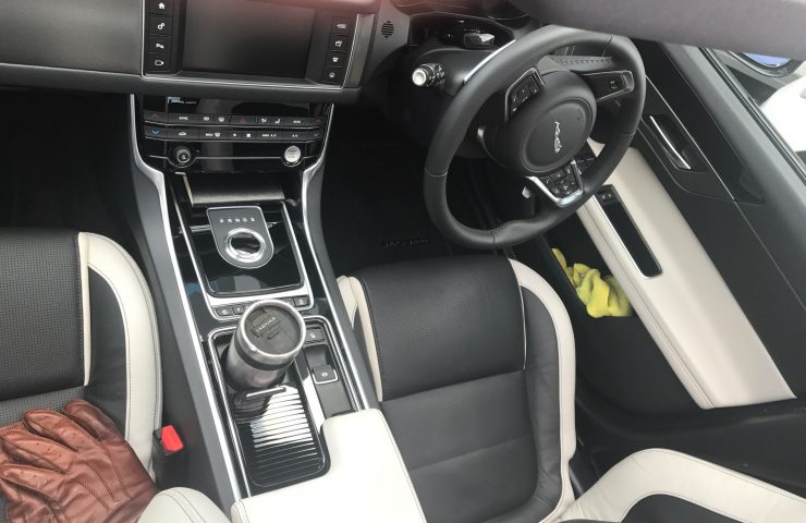 Jaguar XF DIESEL SALOON 3.0d V6 S 4dr Auto Car Leasing Interior